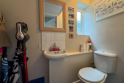 8 Burrows Close, Lawford, Manningtree, CO11 2HE