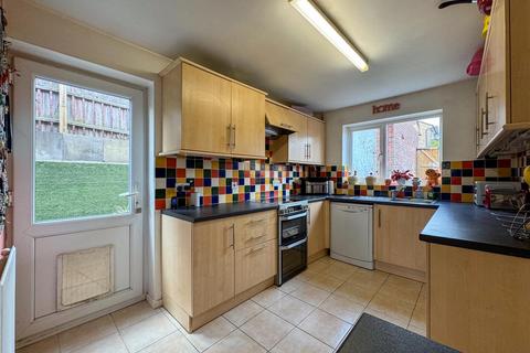 8 Burrows Close, Lawford, Manningtree, CO11 2HE