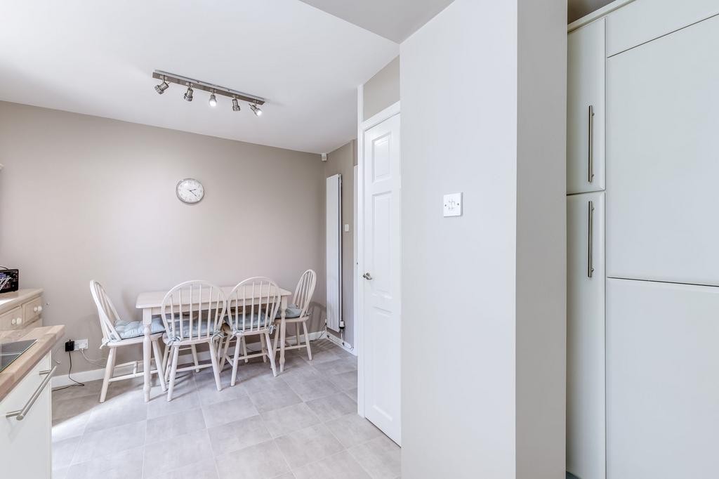 Kitchen/ Breakfast Room