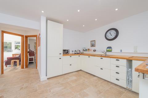 5 bedroom detached house for sale, Bryn Gardens, Newtown SY16