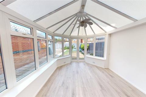 7 Bristowe Drive, Orsett, Grays, RM16 3DB