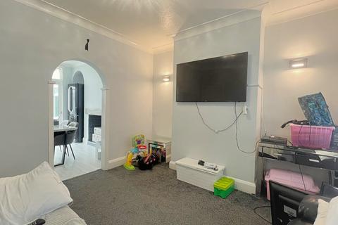 47 Grasmere Road, Bradford, BD2 4HX