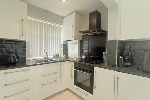 47 Grasmere Road, Bradford, BD2 4HX