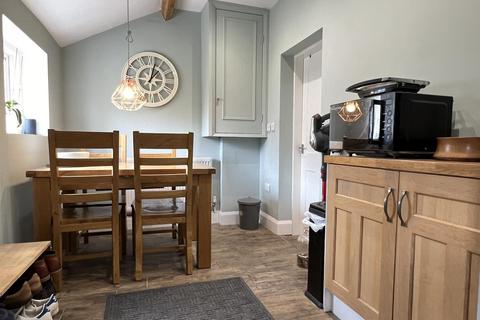 Clarion Cottage, 6 Bangor Road, Overton, Wrexham, LL13 0HB