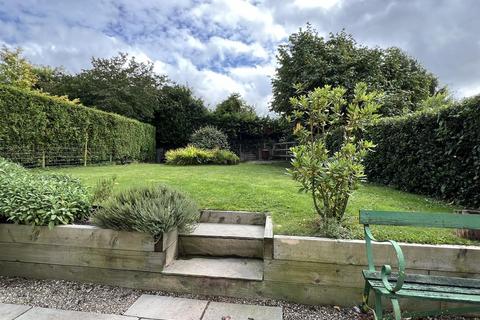 Clarion Cottage, 6 Bangor Road, Overton, Wrexham, LL13 0HB