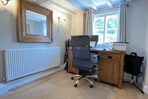 Clarion Cottage, 6 Bangor Road, Overton, Wrexham, LL13 0HB