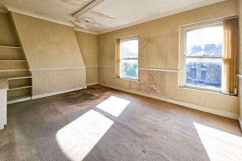 44 Cheltenham Mount, Harrogate, HG1 1DL