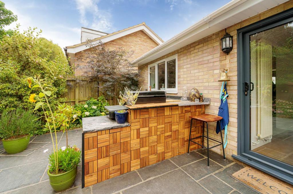 Outdoor kitchen area