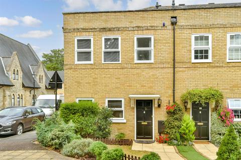 3 bedroom end of terrace house for sale, Maxwell Road, Brompton, Gillingham, Kent