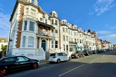 2 bedroom flat to rent, Sea Road, Bexhill-On-Sea