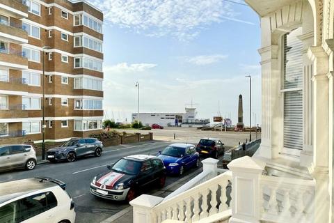 2 bedroom flat to rent, Sea Road, Bexhill-On-Sea