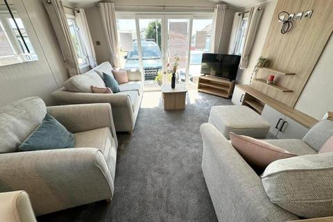 2 bedroom static caravan for sale, Solent Breezes Holiday Park