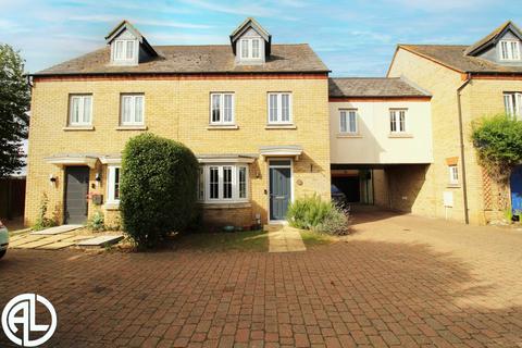 4 bedroom townhouse for sale, Birch Grove, Lower Stondon, SG16 6EH