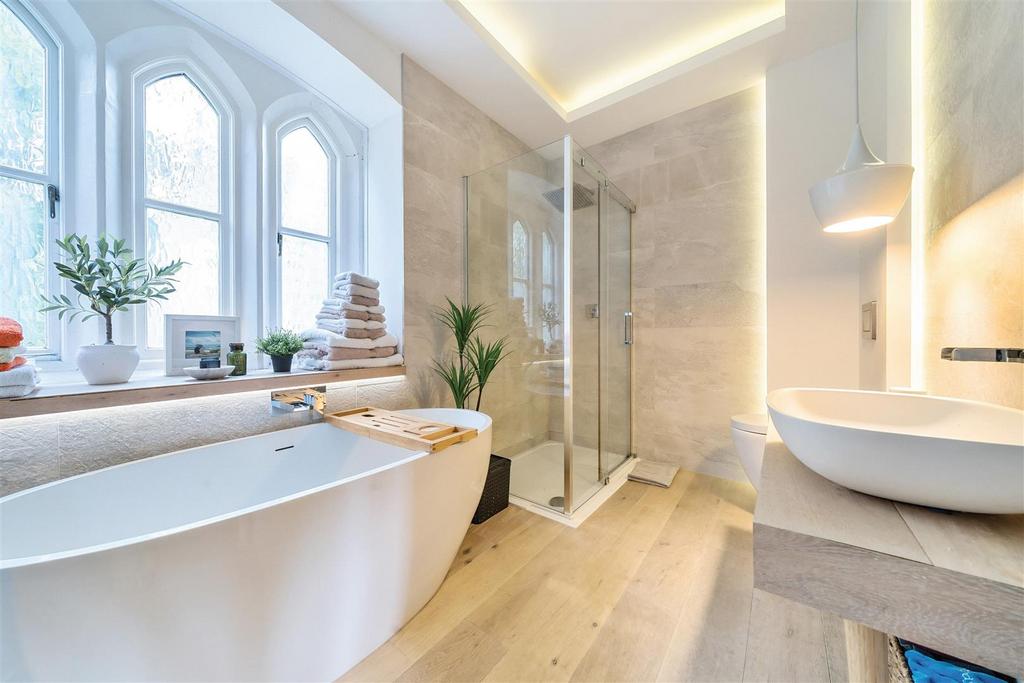 En suite bathroom
