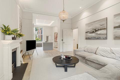 3 bedroom apartment for sale, Nevern Square, London SW5