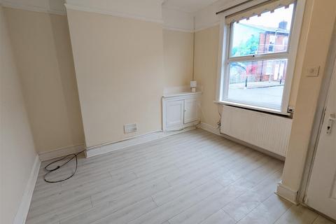 2 bedroom terraced house to rent, Walsden Street, Manchester