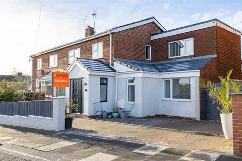 4 bedroom semi-detached house for sale, Goswick Drive, Red House Farm, Newcastle Upon Tyne