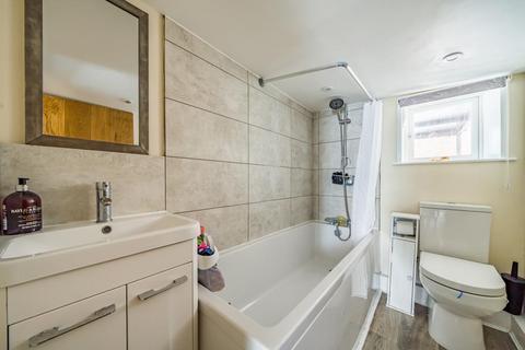 3 bedroom flat for sale, Chesham,  Buckinghamshire,  HP5