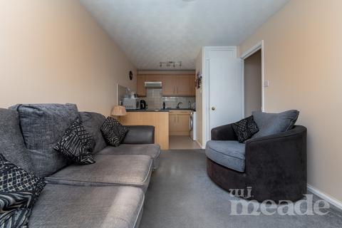 1 bedroom flat for sale, Beaufort Close, Chingford, E4