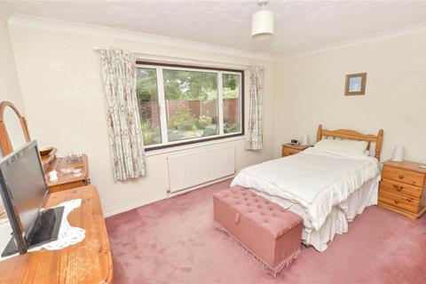 61 Arnold Road, West Moors, Ferndown, BH22 0JX