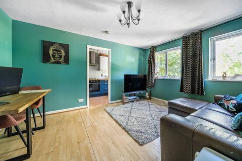 2 bedroom flat for sale, Mountbatten Gardens, Beckenham, BR3