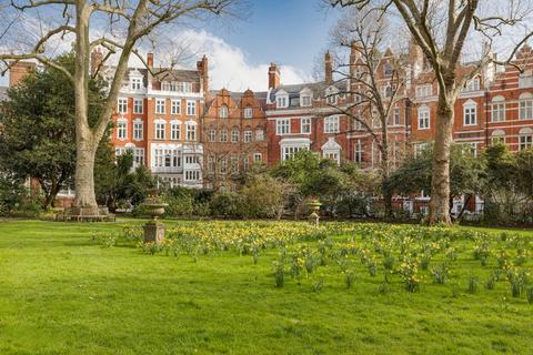 3 bedroom apartment for sale, Lennox Garden, London SW1X