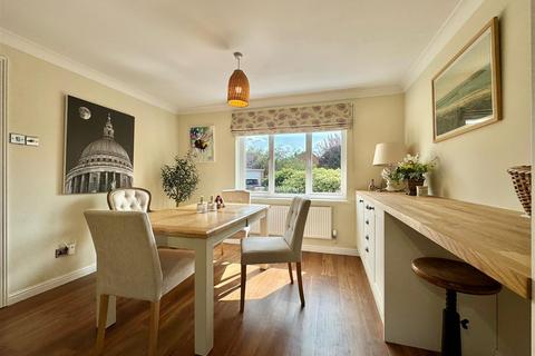 7 Bouvel Drive, Burnham-on-crouch, CM0 8TW