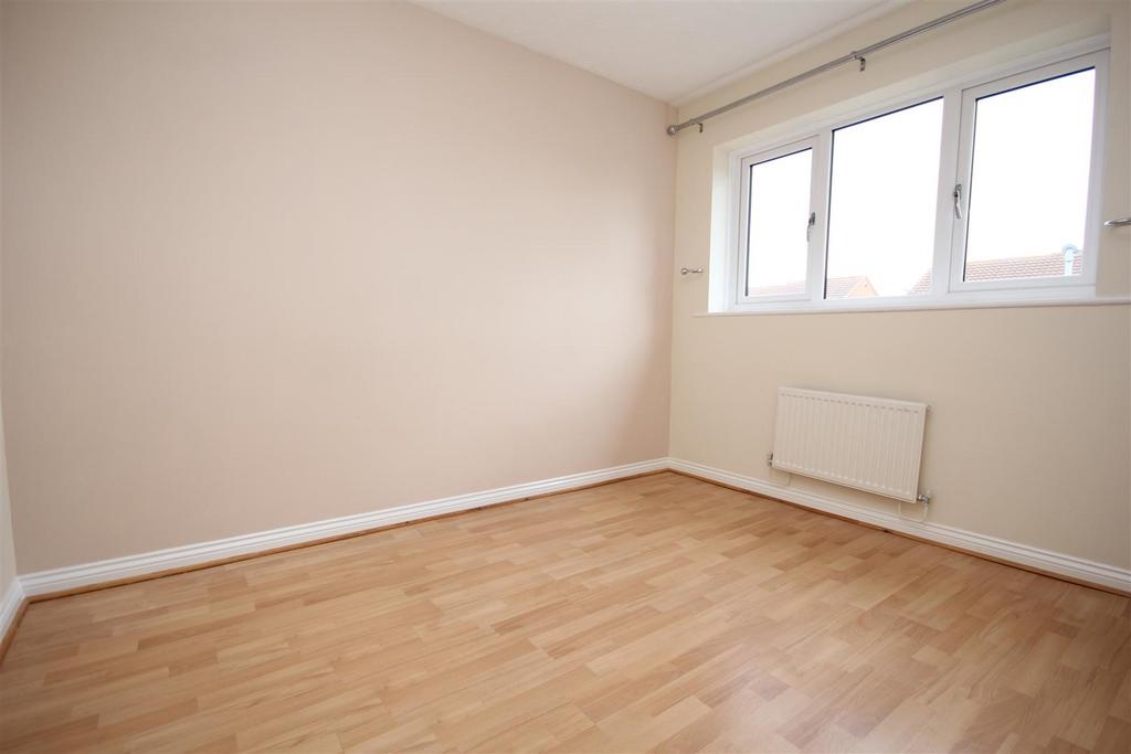 1 swift close, st neots, bed 2. IMG 2888.JPG