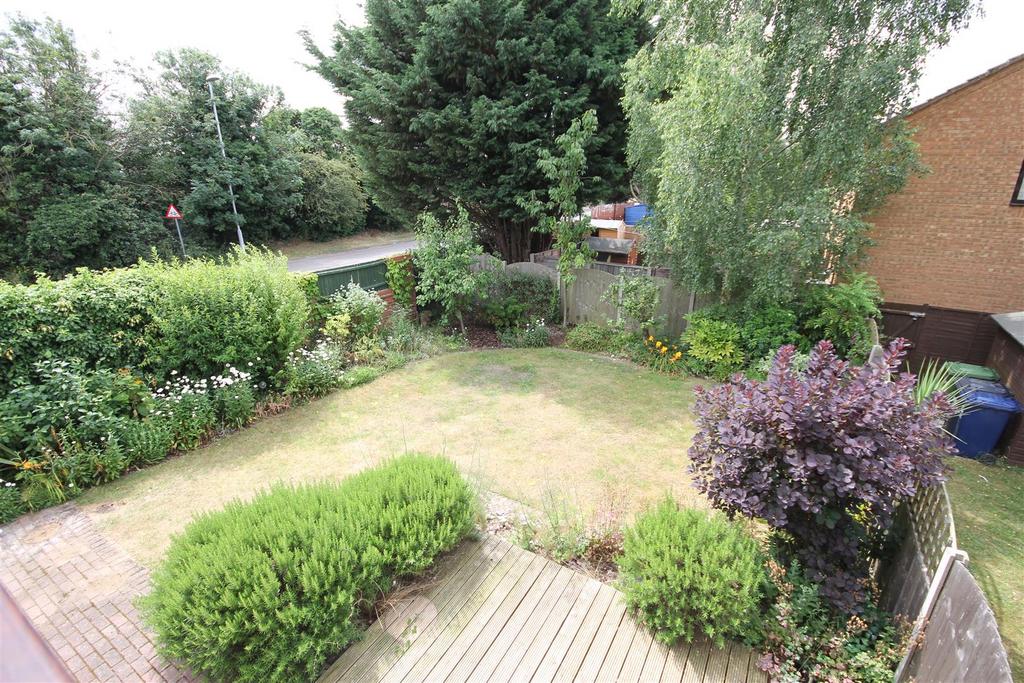 1 swift close, st neots, garden 2. IMG 2891.JPG