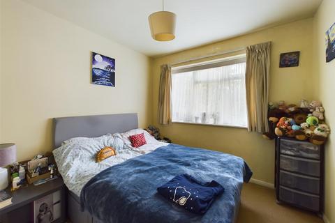 2 bedroom apartment to rent, Hampton Road, Teddington