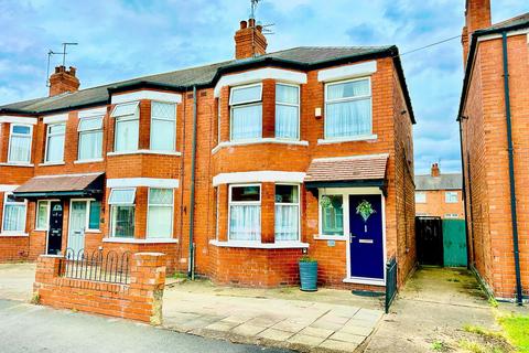 3 bedroom end of terrace house for sale, Wensley Avenue, Hull HU6