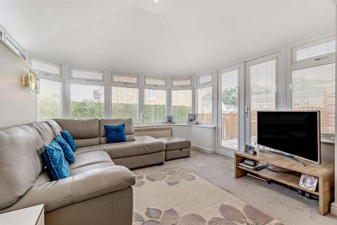 10 Alder Chase, Scholes, Rotherham, S61 2XU