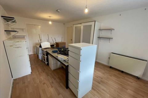 2 bedroom apartment to rent, Stratford Road, Solihull