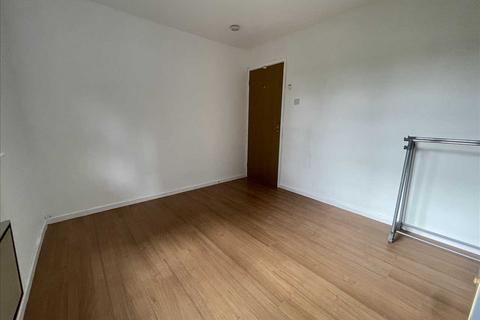 2 bedroom apartment to rent, Stratford Road, Solihull