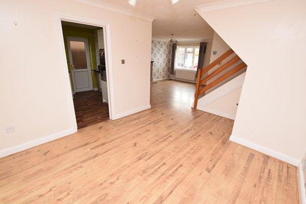 Dining room through to lounge