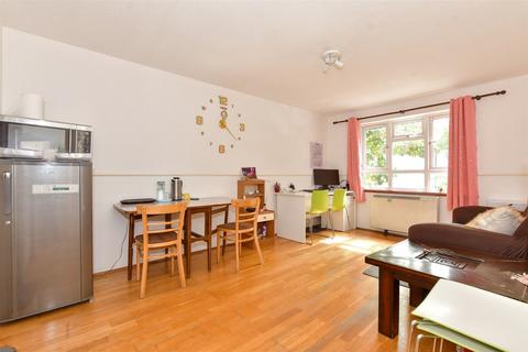 1 bedroom flat for sale, Thornhill Road, Leyton