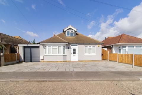 3 bedroom detached bungalow for sale, Wellesley Close, Broadstairs, CT10