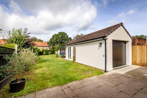195 North Road, Yate, Bristol, BS37 7LG