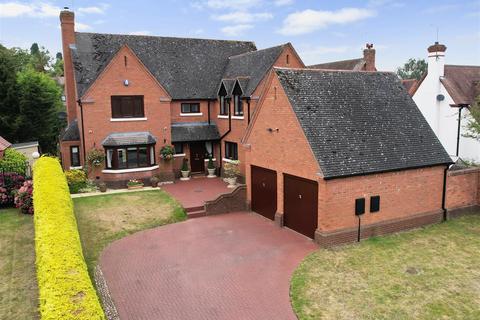 4 bedroom detached house for sale, The Close, Enville