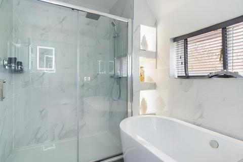 4 bedroom detached house for sale, The Close, Enville