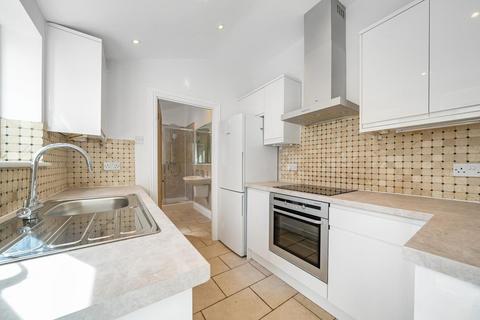 30 Windsor Road, Kingston Upon Thames, KT2 5EY