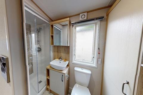 2 bedroom lodge for sale, Wood Farm Holiday Park