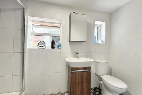 35 Steyne Road, London, W3 9NU
