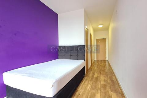 1 bedroom in a flat share to rent, Threadworks, Threadneedle Street, Huddersfield, HD1 2HF