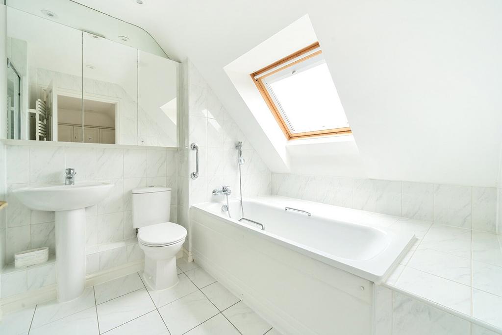 En Suite Bathroom