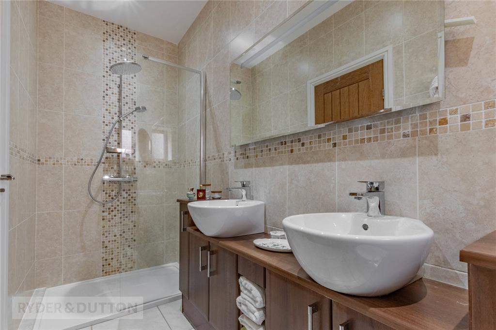 En-Suite Master