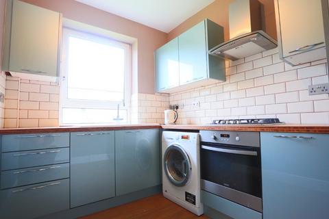 2 bedroom flat to rent, Hutchison Avenue, Chesser, Edinburgh, EH14
