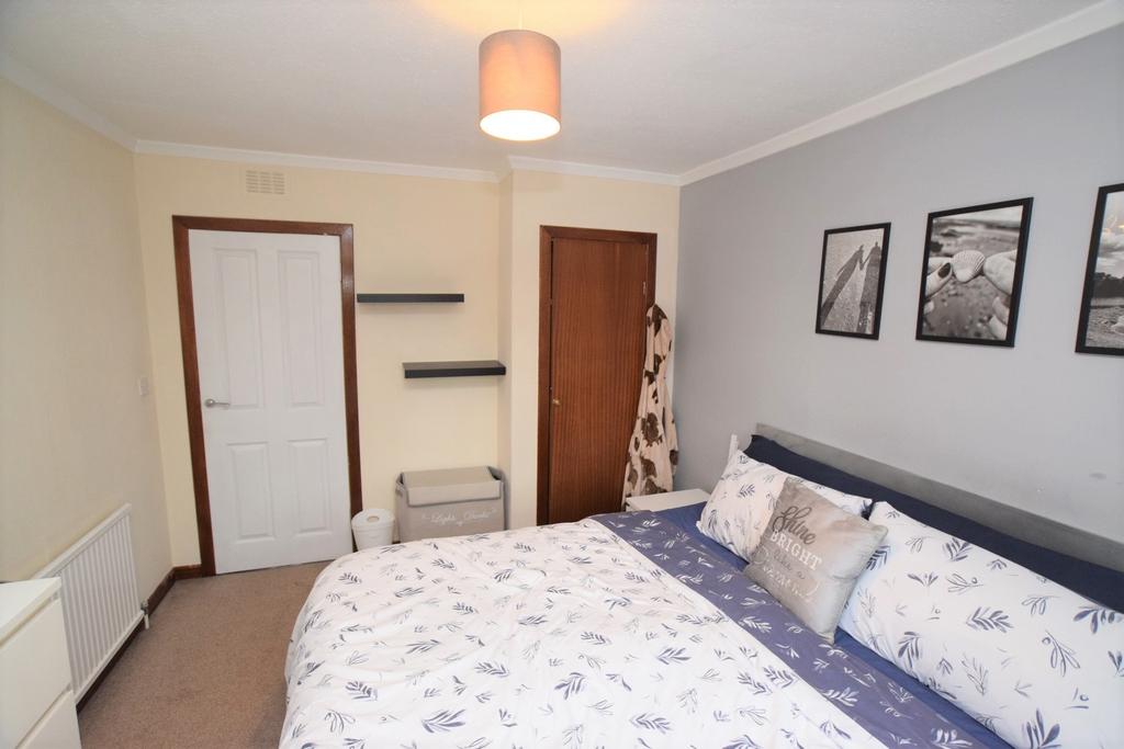3 Herdel Road, Carrutherstown, Dumfries, DG1 4 JZ -