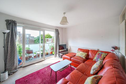 2 bedroom flat for sale, Woodville Court, Leeds, West Yorkshire, LS8