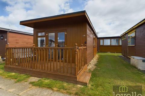 2 bedroom chalet for sale, Mablethorpe Caravan  Chalet Park, Mablethorpe LN12